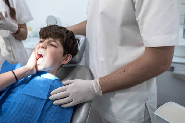 Best Emergency Dentist for Knocked-Out Tooth in Arthur, IL
